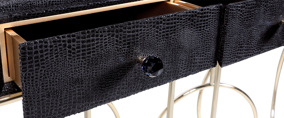 BURLESQUE Console Koket Love Happens