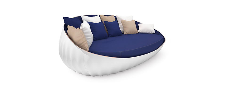 Pearl Sofa MyFace Love Happens